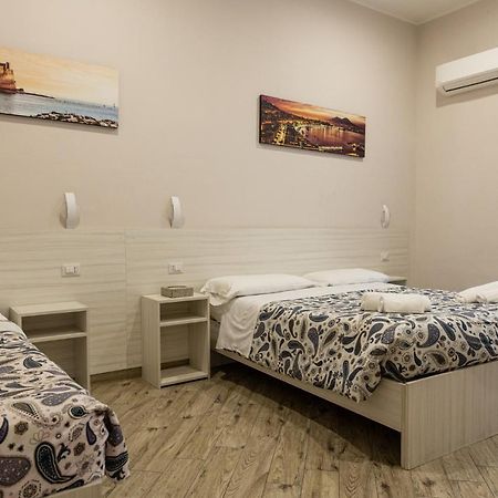 B&B Alla Ferrovia Napoli Bagian luar foto