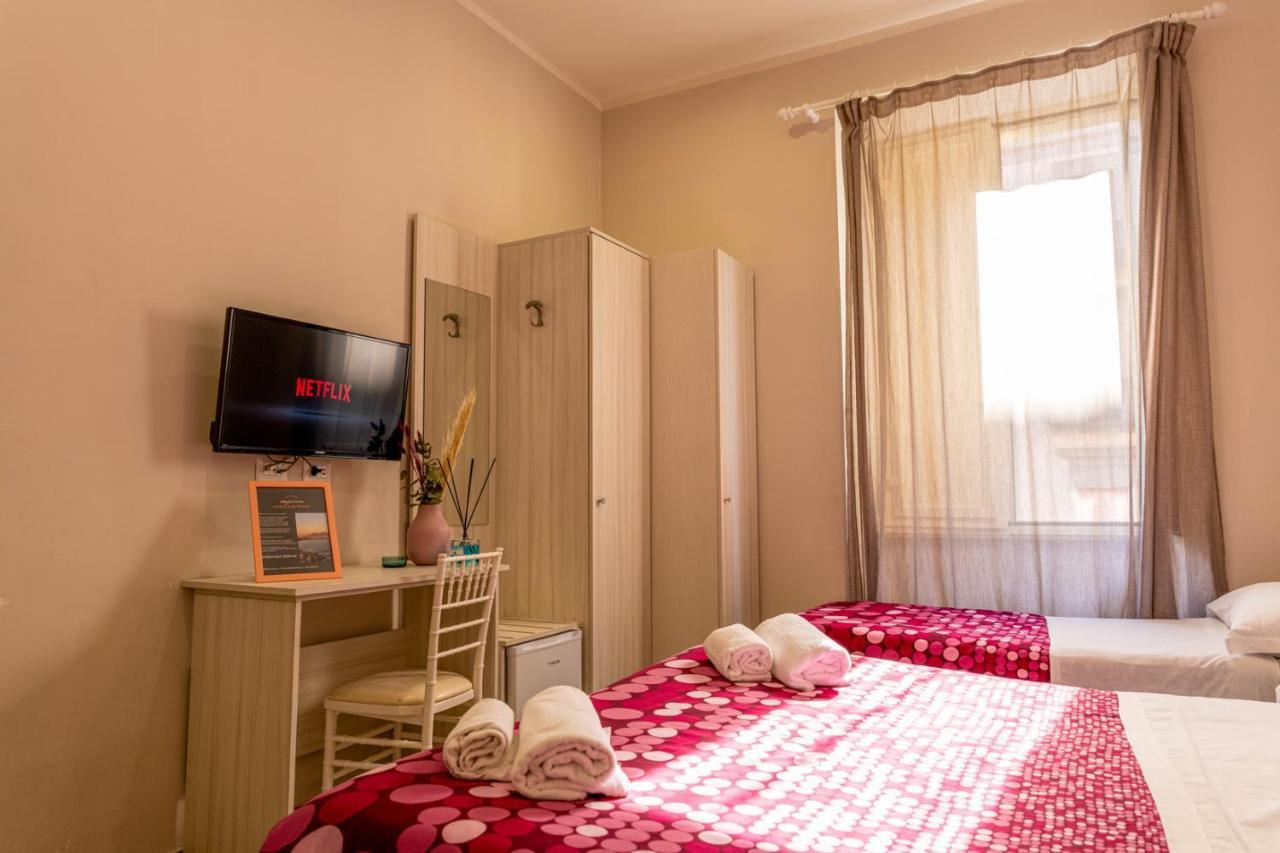 B&B Alla Ferrovia Napoli Bagian luar foto