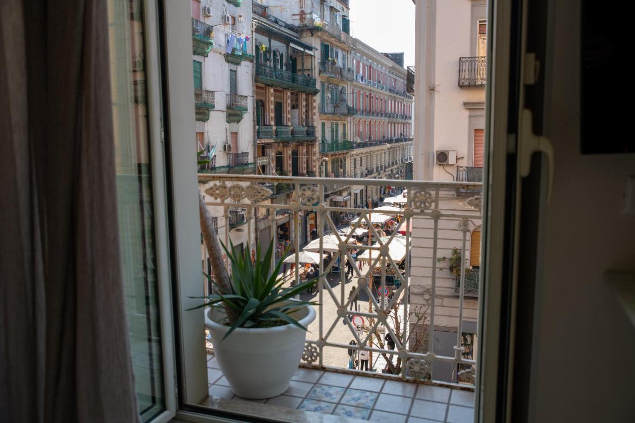 B&B Alla Ferrovia Napoli Bagian luar foto