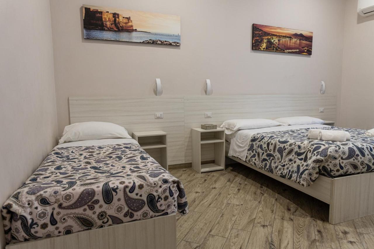 B&B Alla Ferrovia Napoli Bagian luar foto