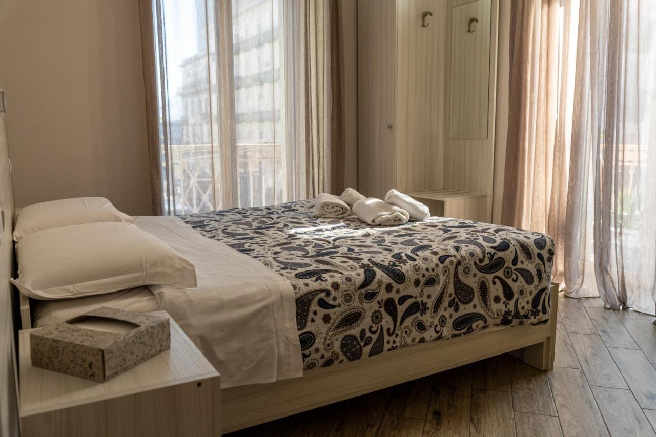 B&B Alla Ferrovia Napoli Bagian luar foto