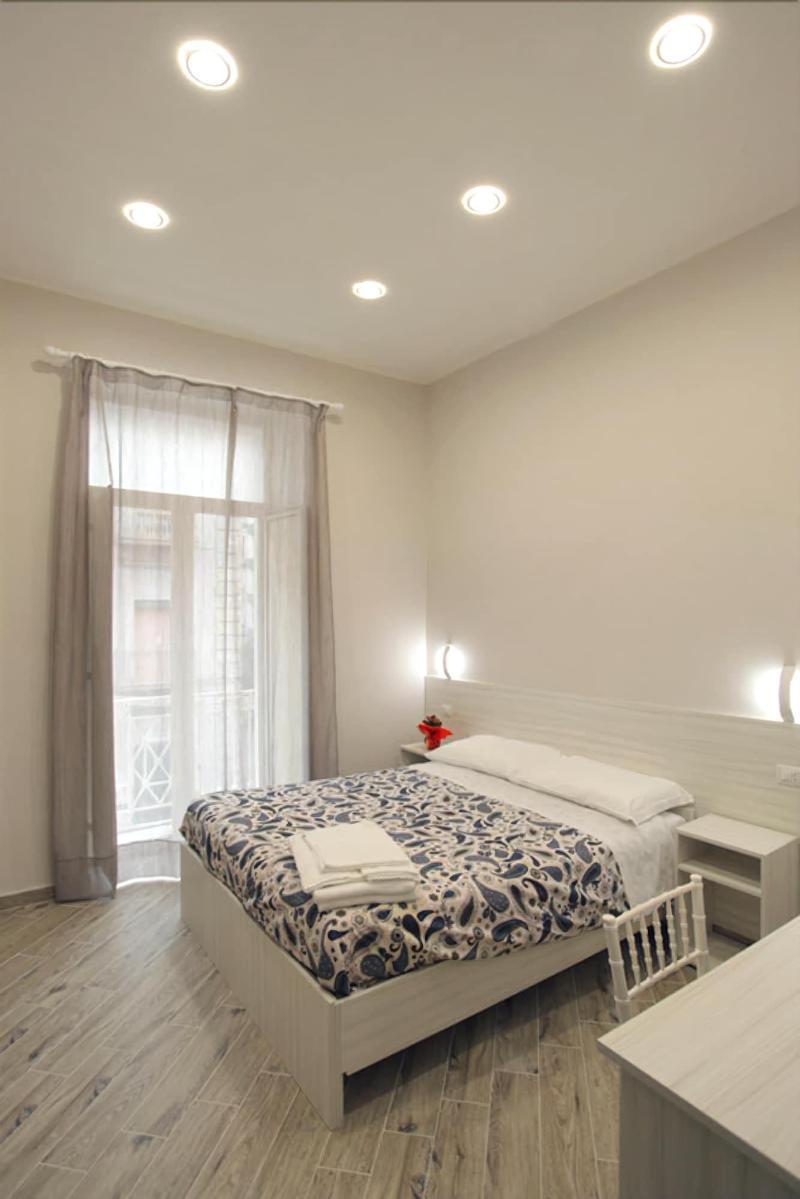 B&B Alla Ferrovia Napoli Bagian luar foto