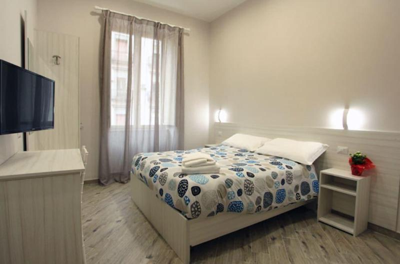 B&B Alla Ferrovia Napoli Bagian luar foto
