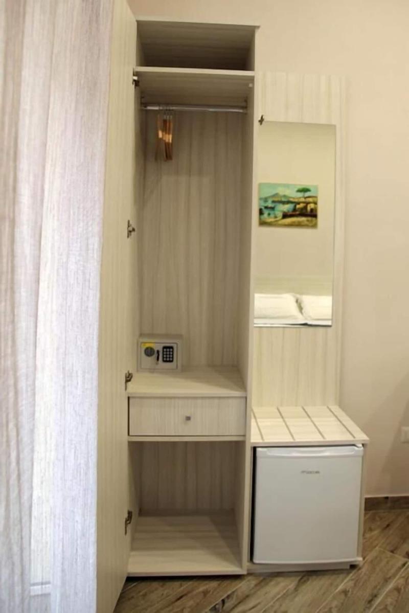 B&B Alla Ferrovia Napoli Bagian luar foto