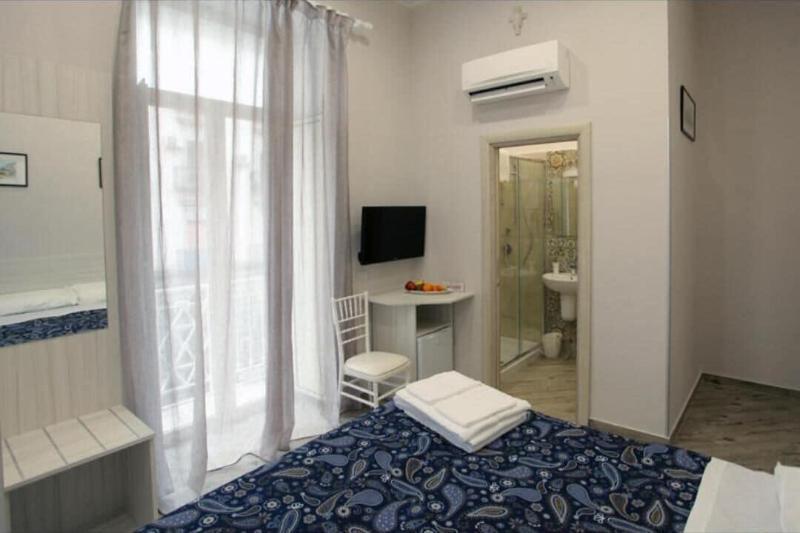 B&B Alla Ferrovia Napoli Bagian luar foto
