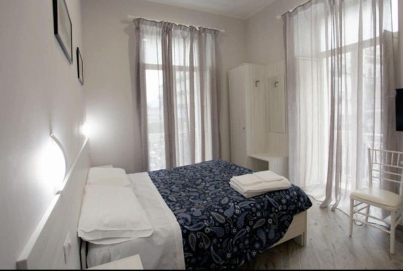 B&B Alla Ferrovia Napoli Bagian luar foto